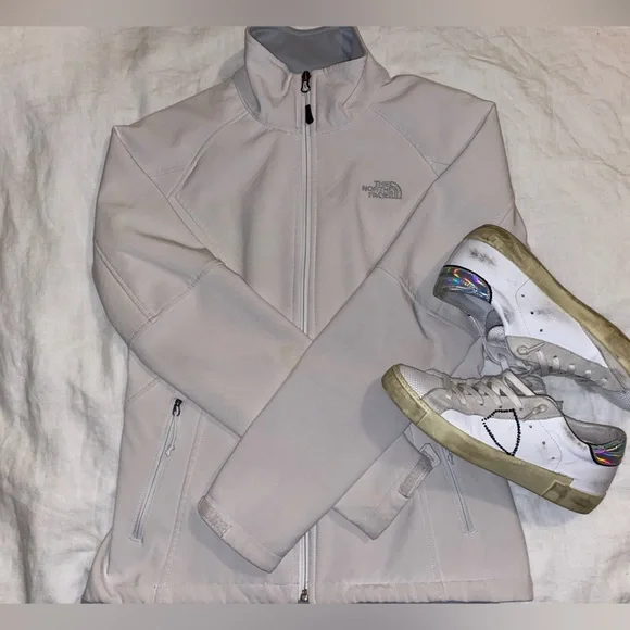 The North Face Jacket in stone/grey - Picture 8 of 11